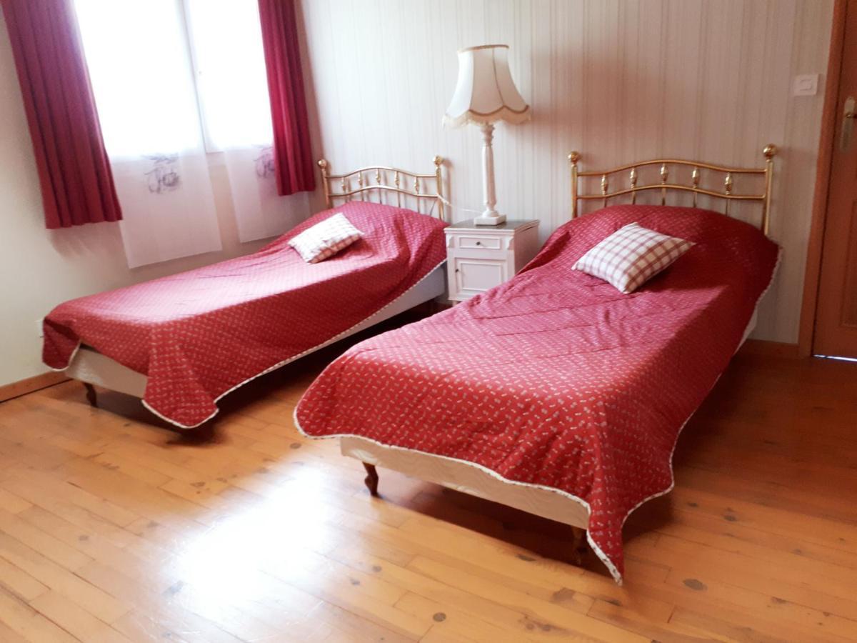 Chambres D'Hotes La Noyeraie Izeron Exteriör bild